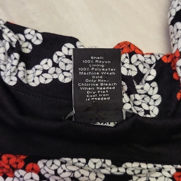 🛍Ann Taylor Red White Black Cowl Neck Tank Blouse Womens Size Medium‎ - Picture 6 of 6